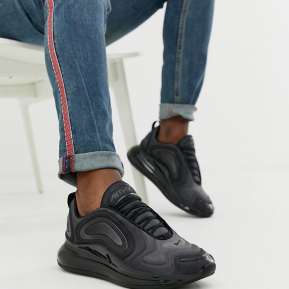 Nike Airmax 720 Women’s Triple Black
